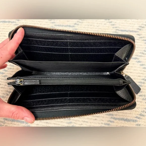 GUCCI Unisex Black & Gold Animalier Bee & Star Round Zip Long Wallet/Clutch - Picture 11 of 16